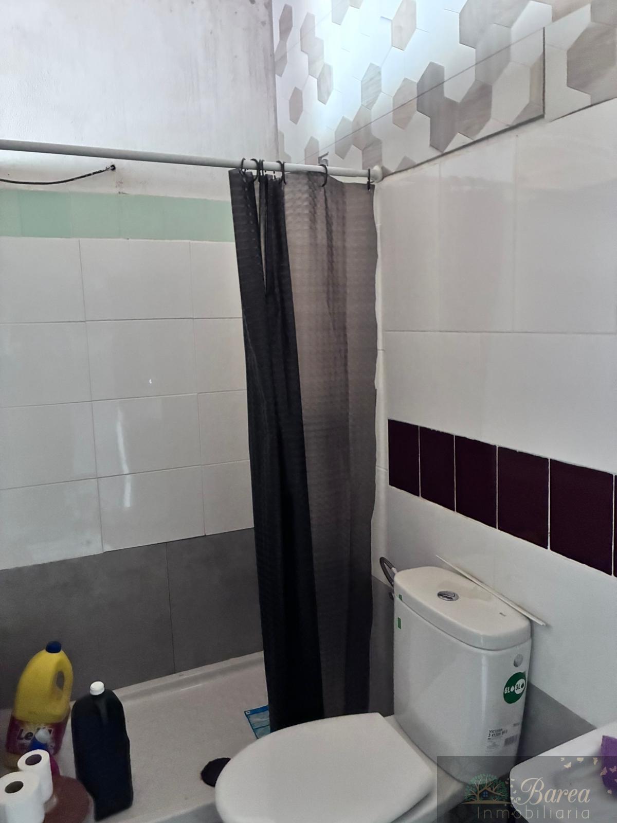 For sale of building in Rute