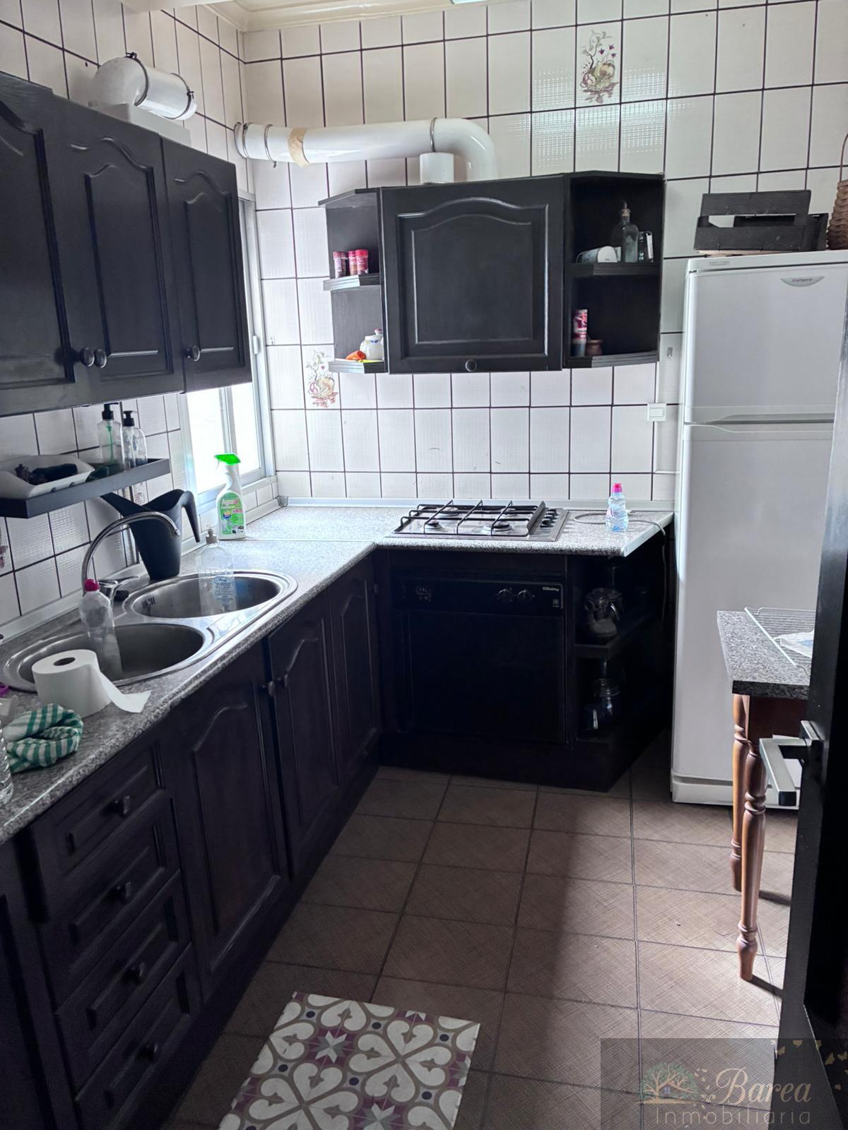 For sale of building in Rute