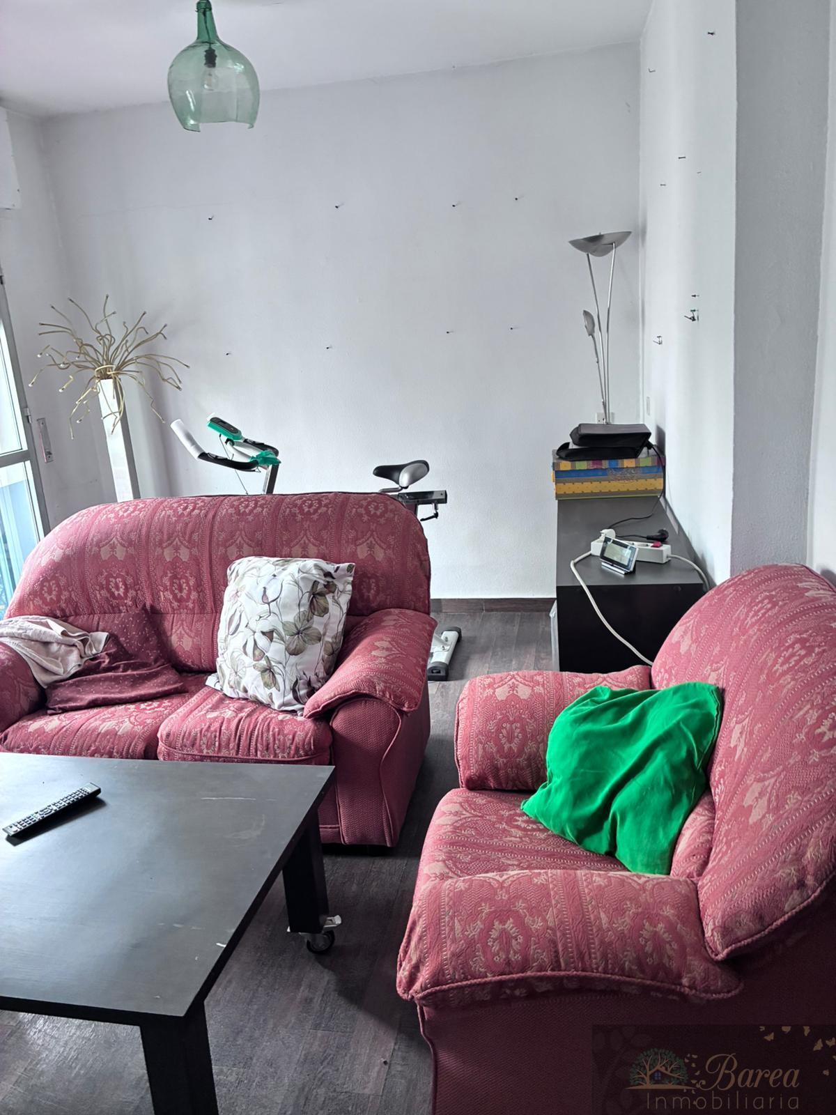 For sale of building in Rute