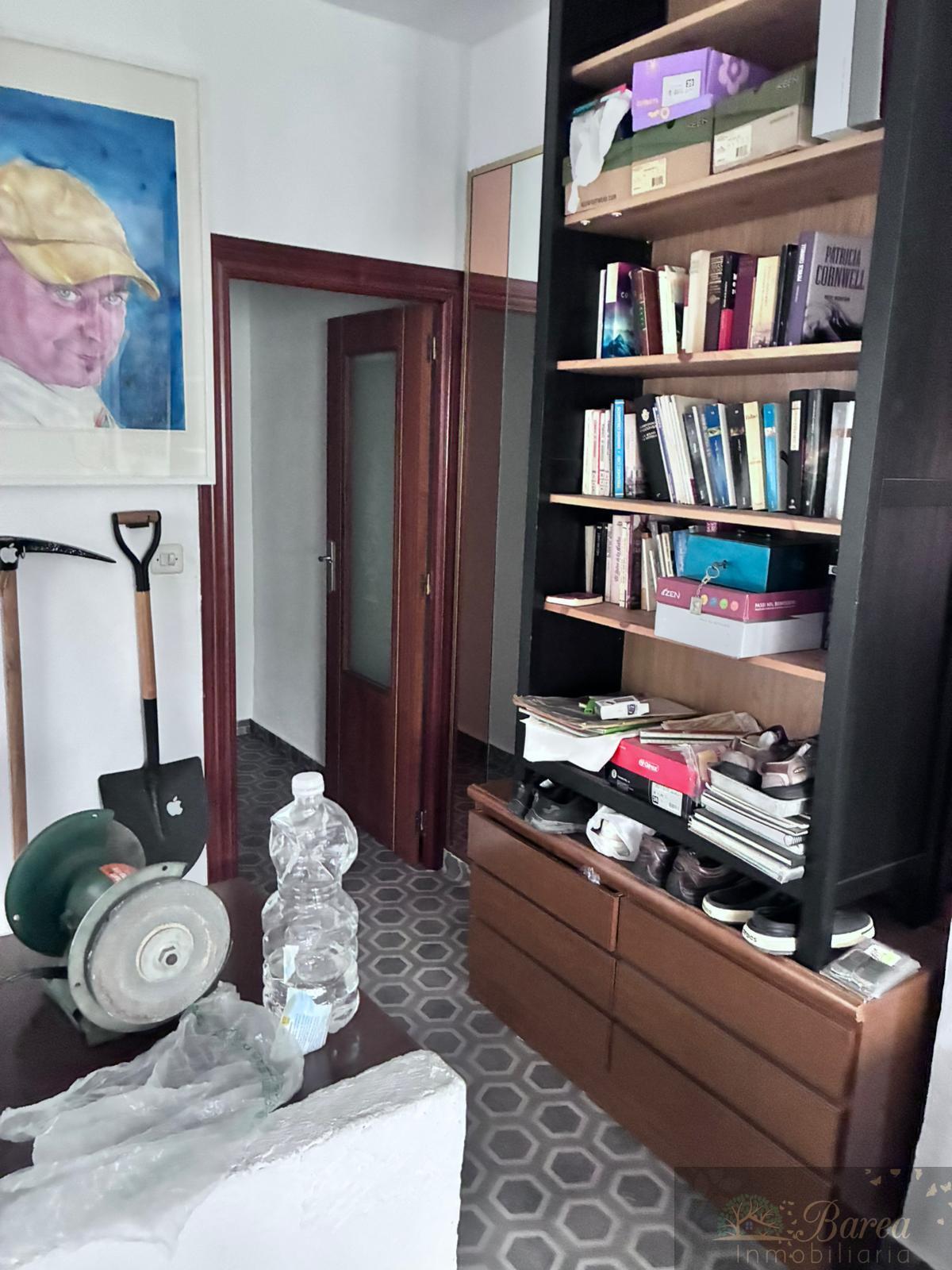 For sale of building in Rute