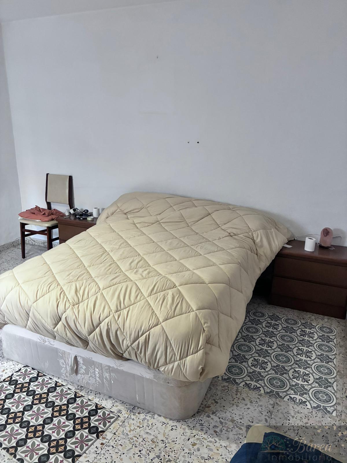 For sale of building in Rute
