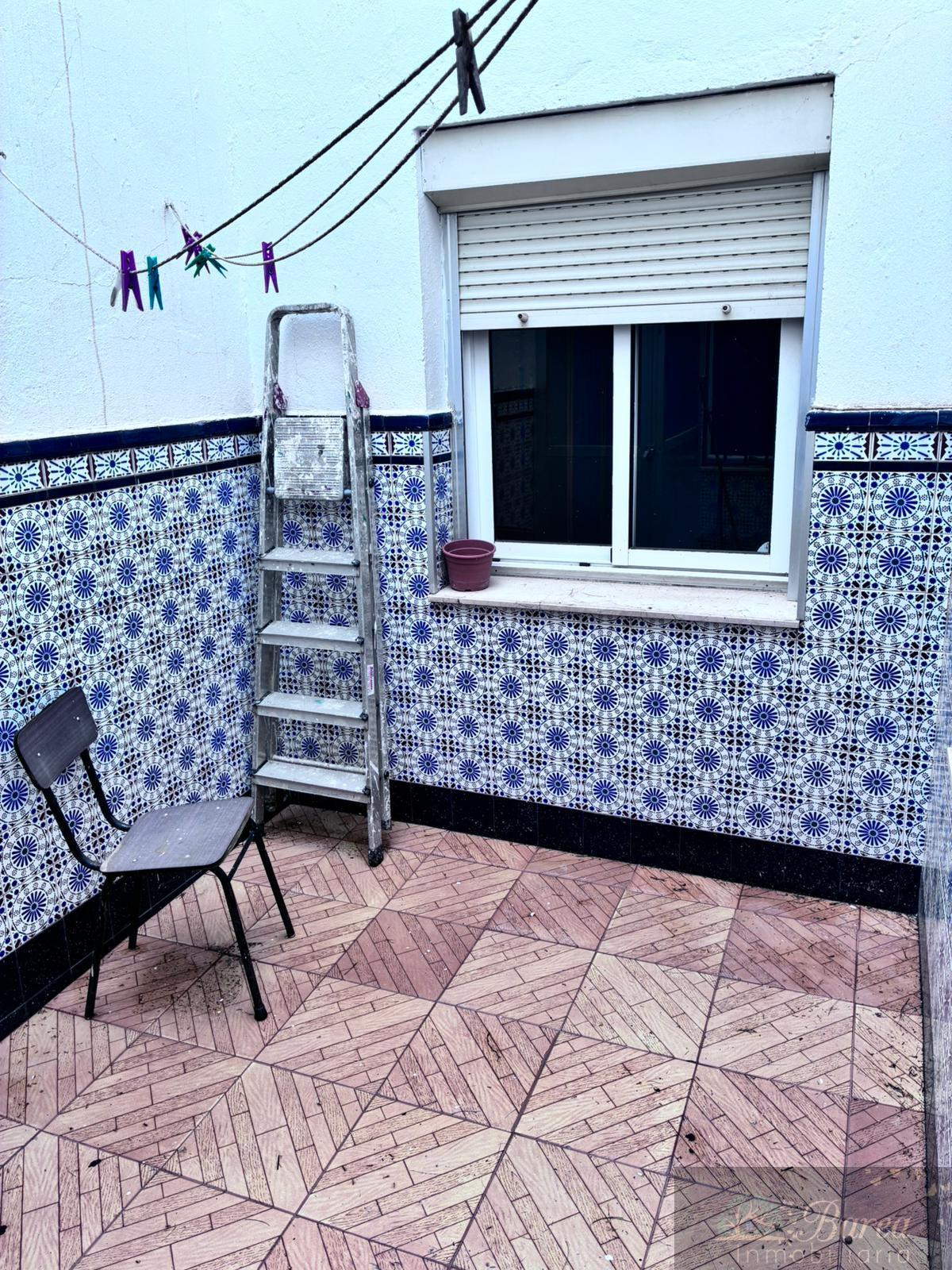 For sale of building in Rute