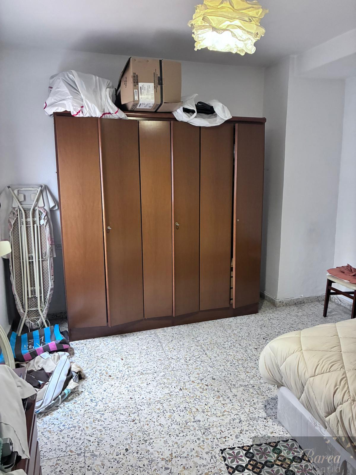 For sale of building in Rute