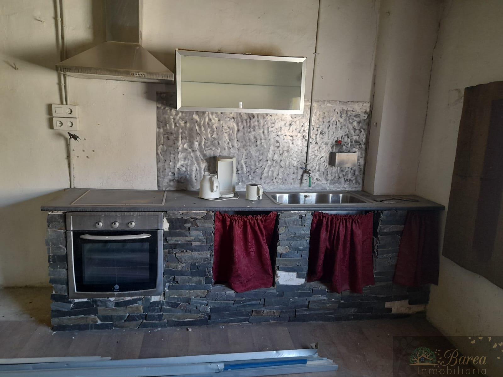 For sale of premises in Rute