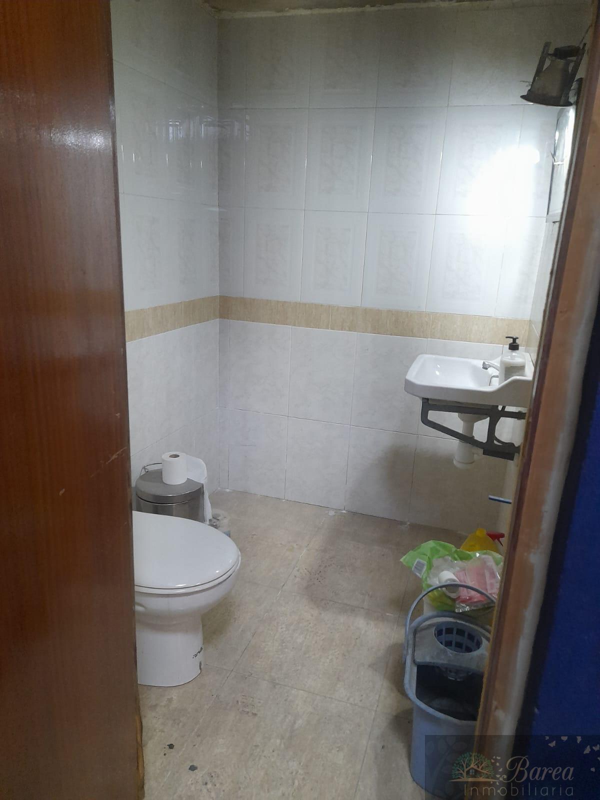 For sale of premises in Rute