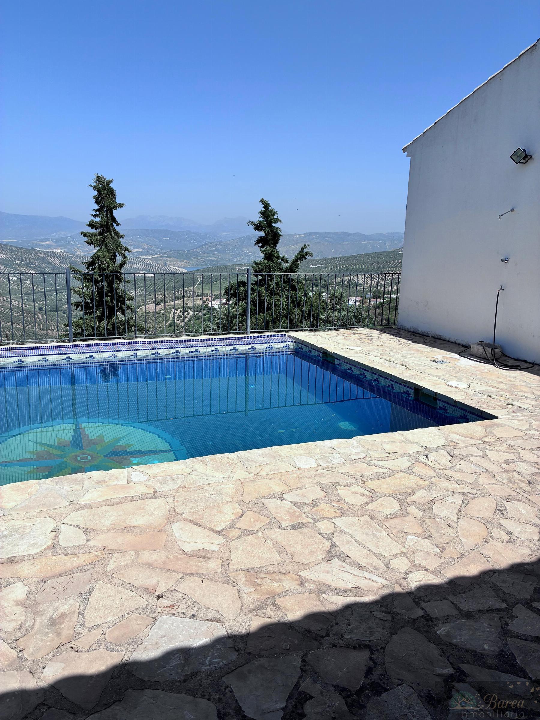 Venta de casa en Iznájar