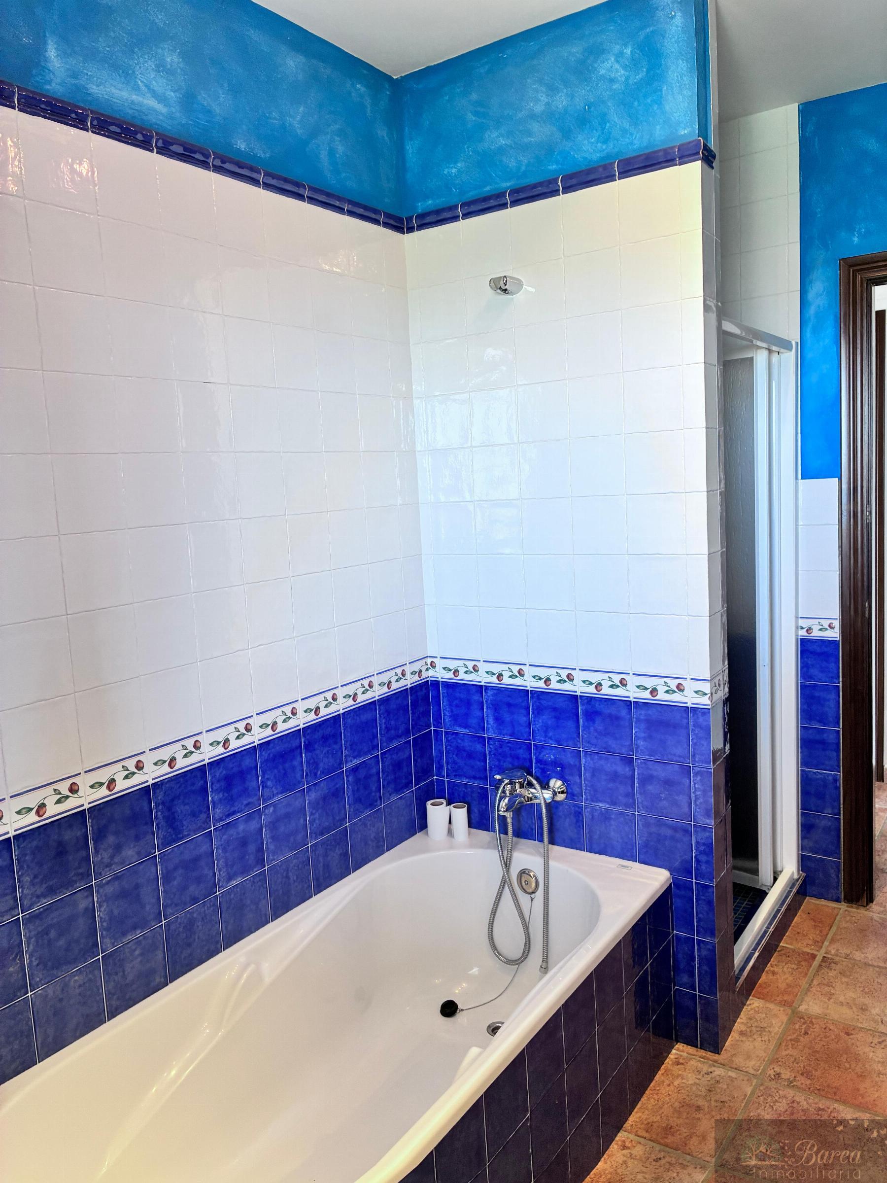 Venta de casa en Iznájar