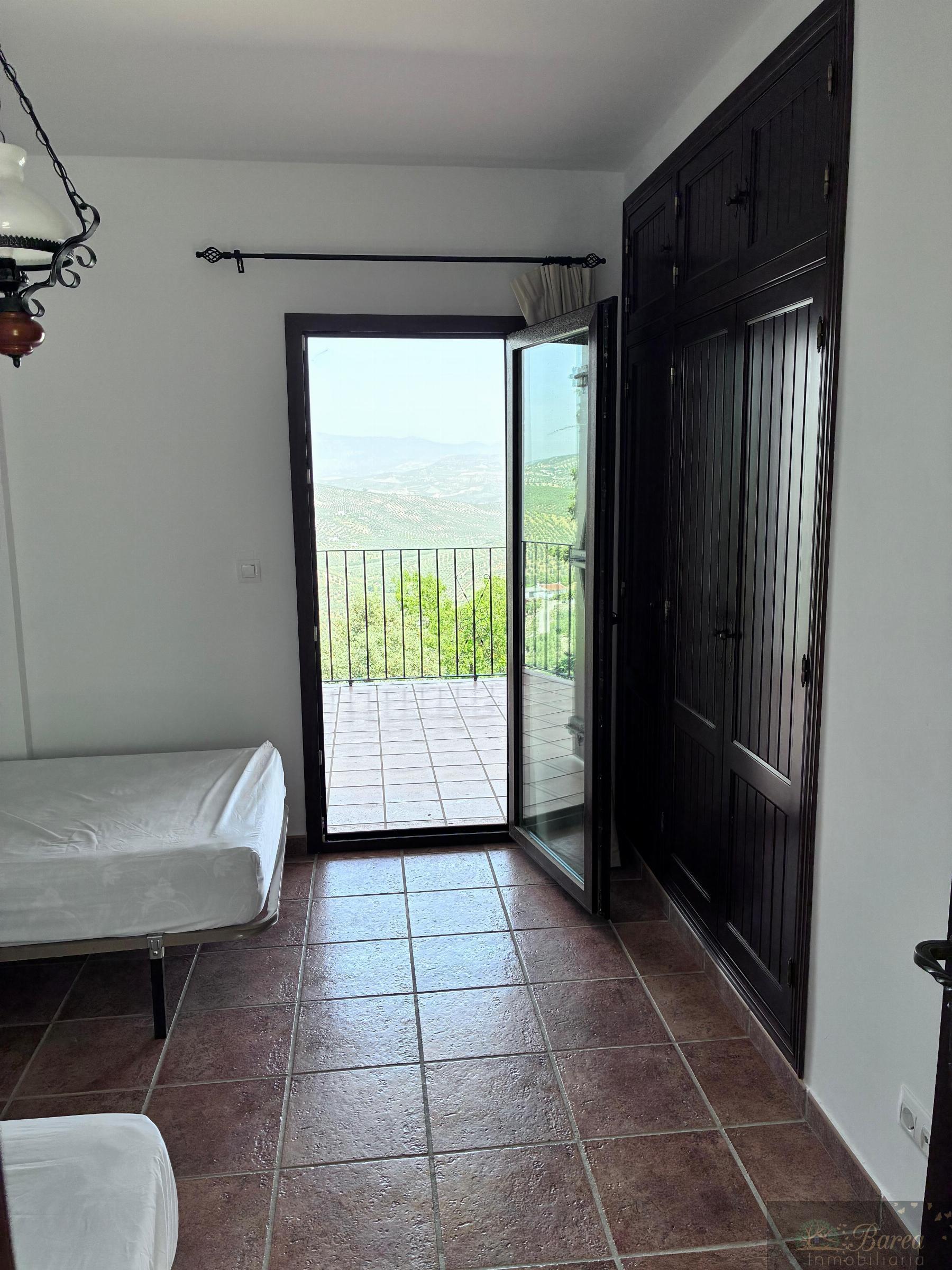 Venta de casa en Iznájar