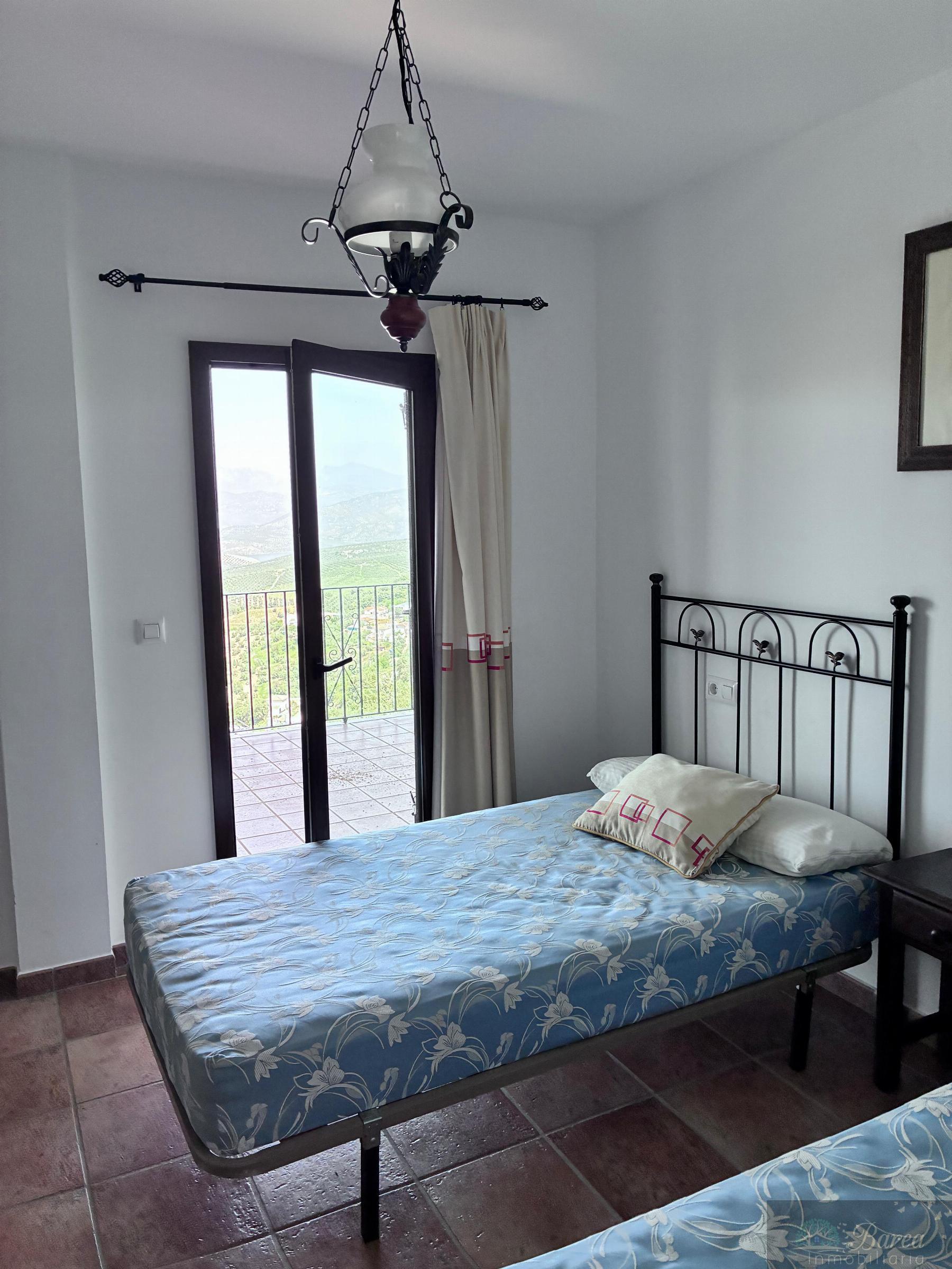 Venta de casa en Iznájar