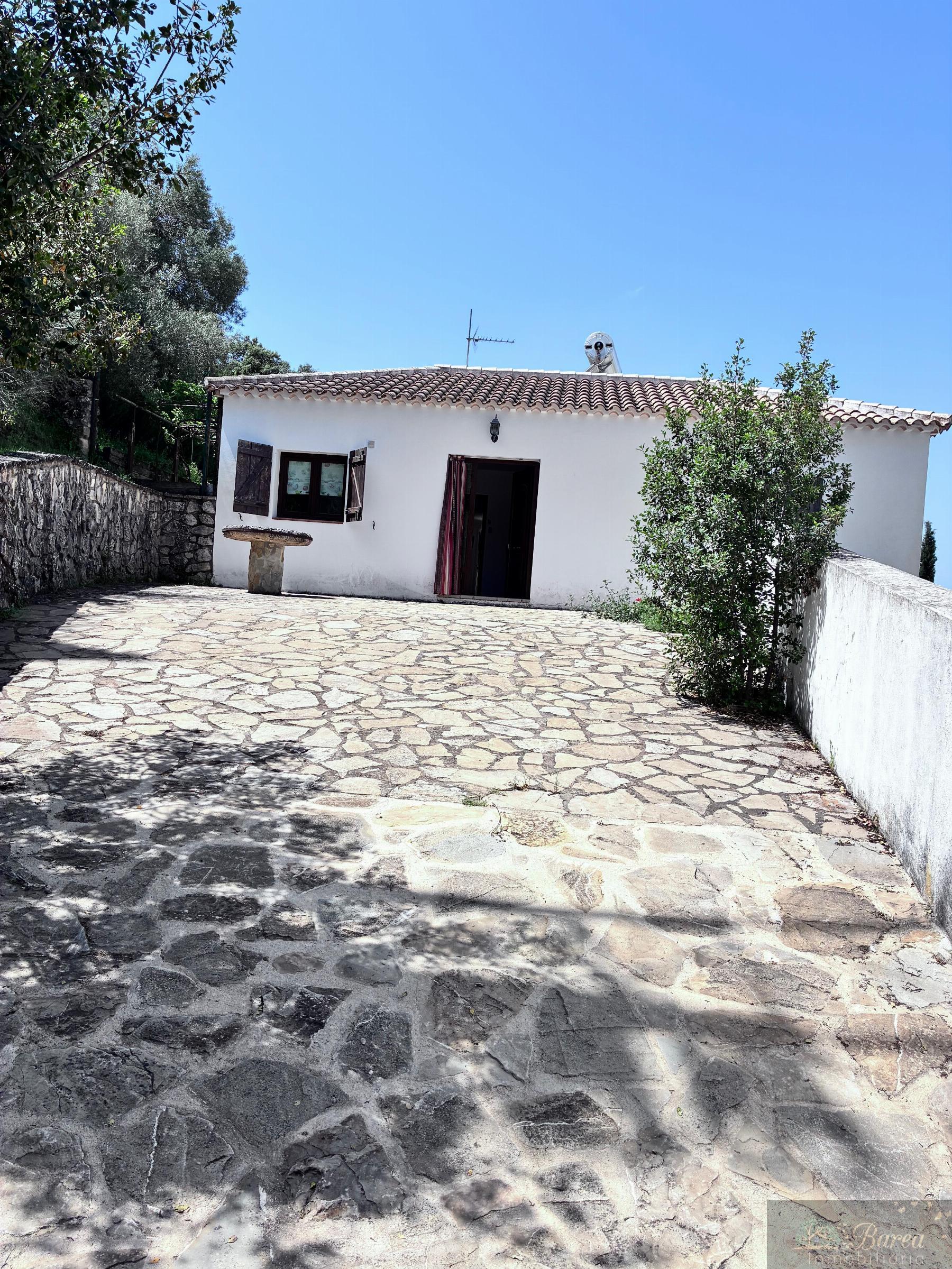 Venta de casa en Iznájar