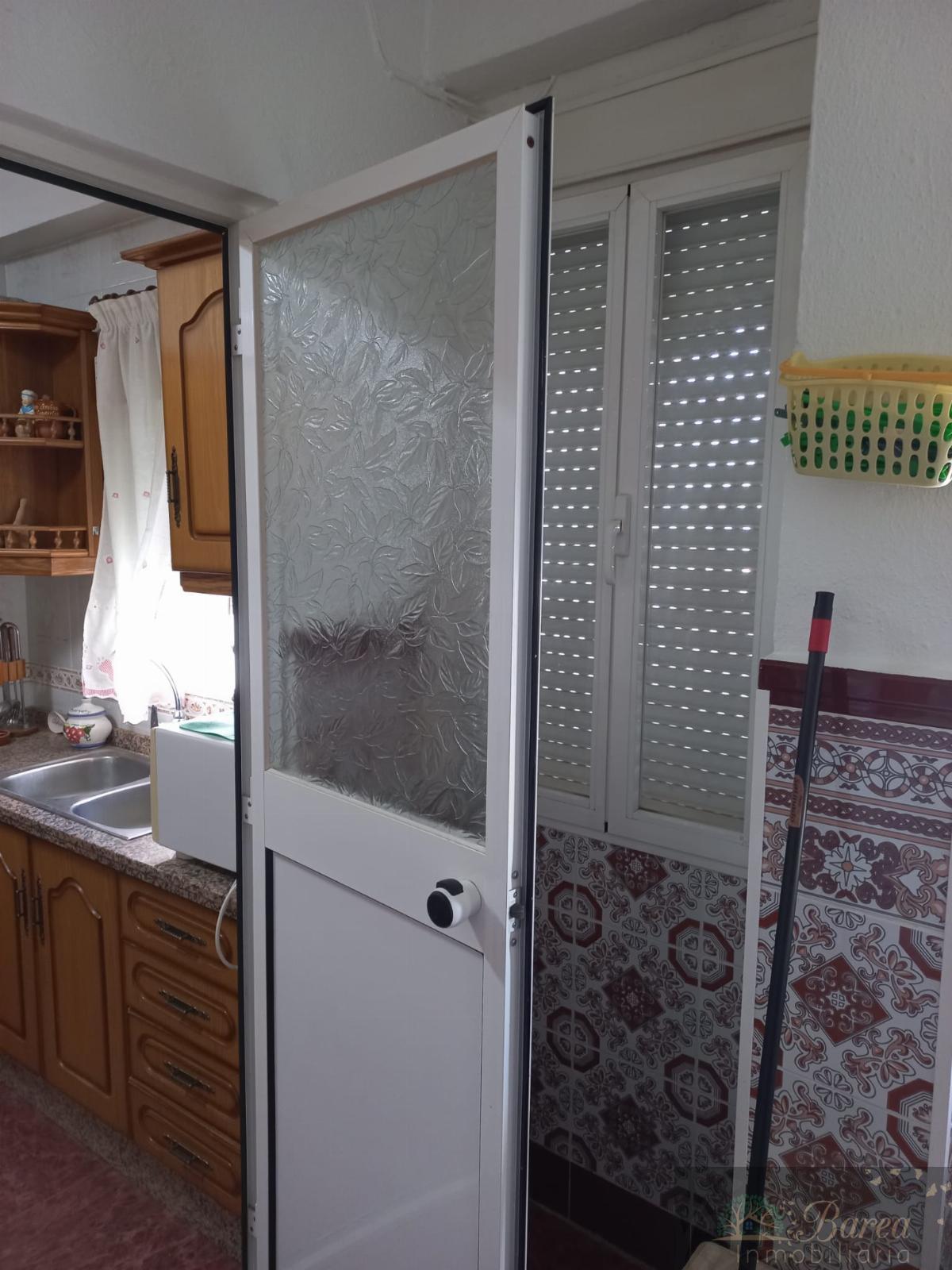 بيع من أرضية في Rute