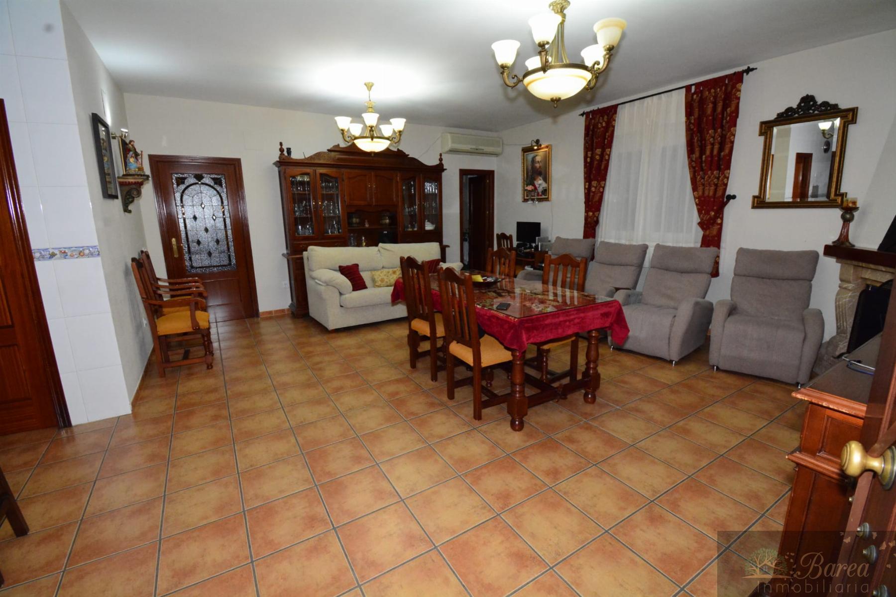 Venta de casa en Lucena