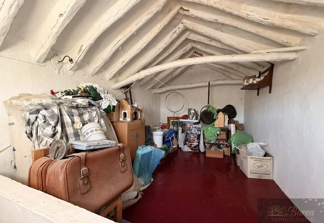 Venta de casa en Iznájar