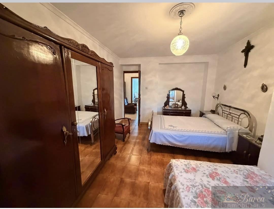 Venta de casa en Iznájar