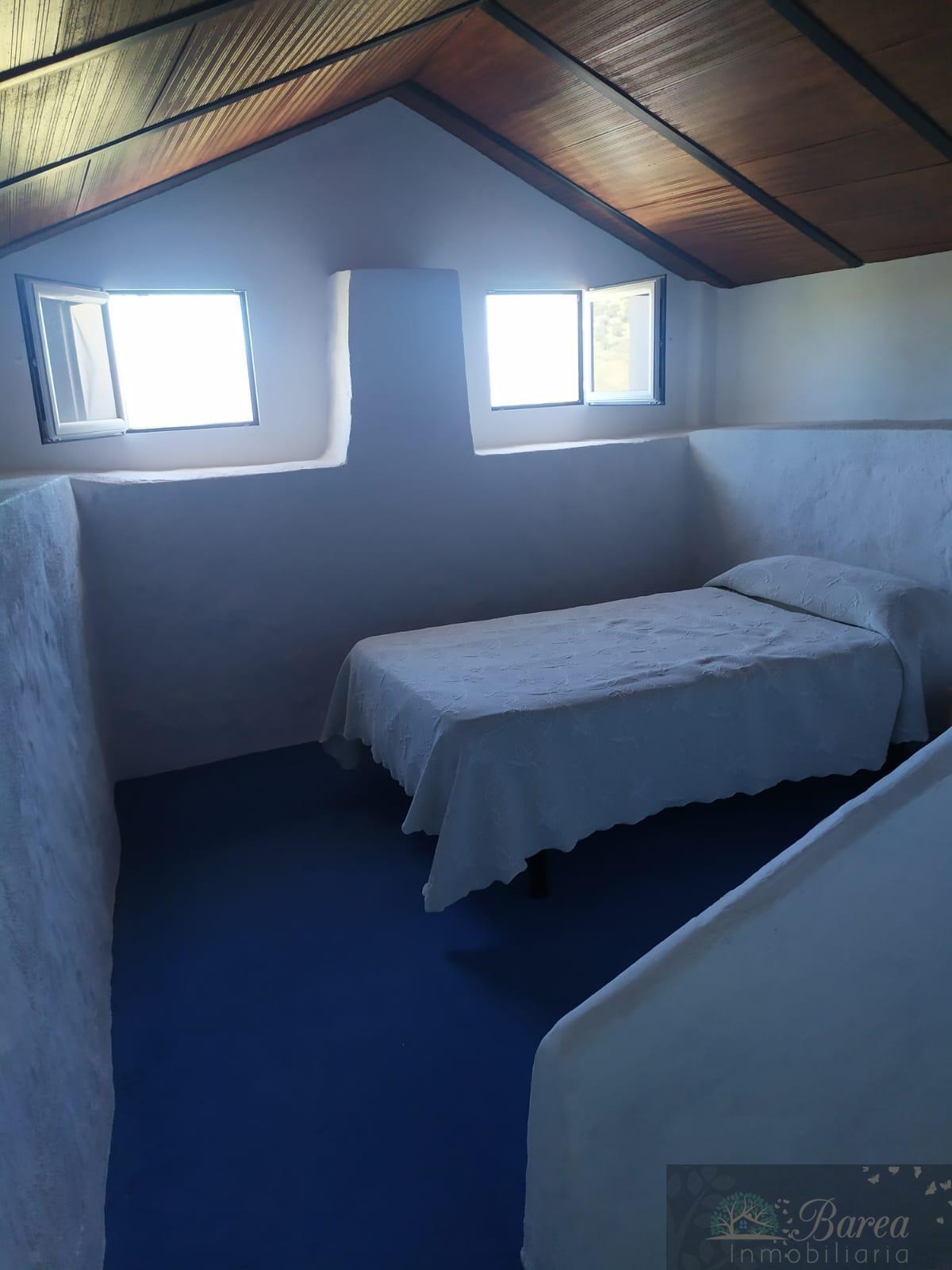 Venta de casa en Iznájar