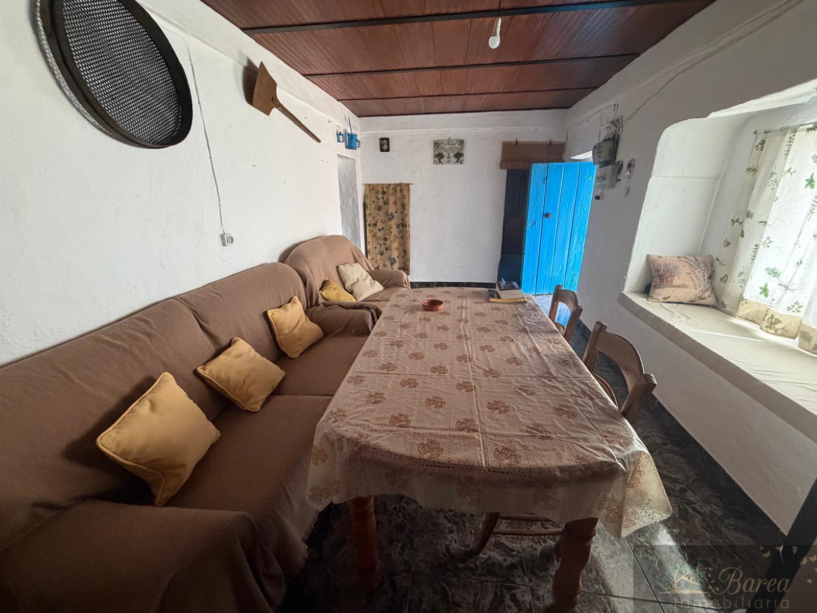 Venta de casa en Iznájar