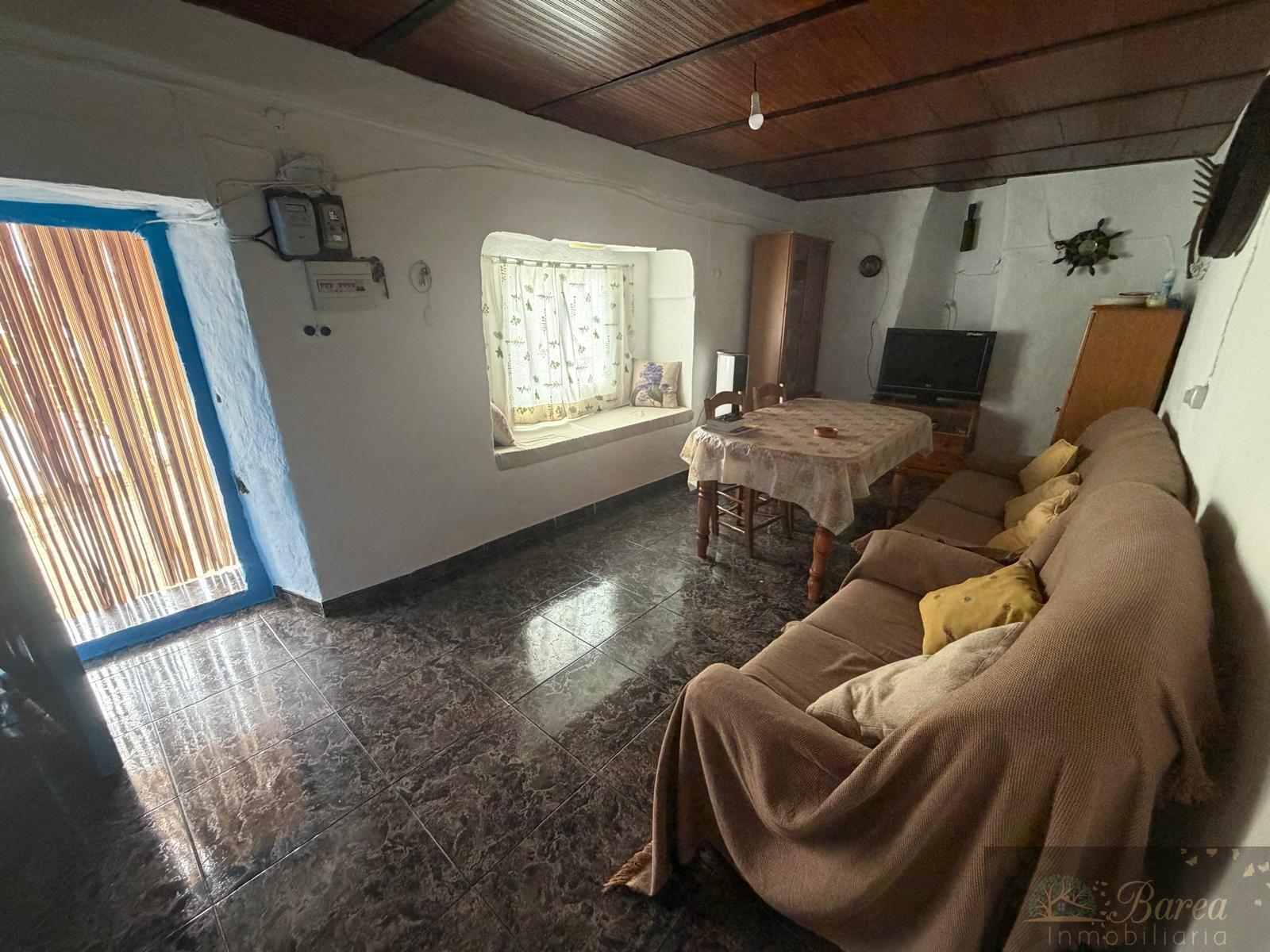 Venta de casa en Iznájar