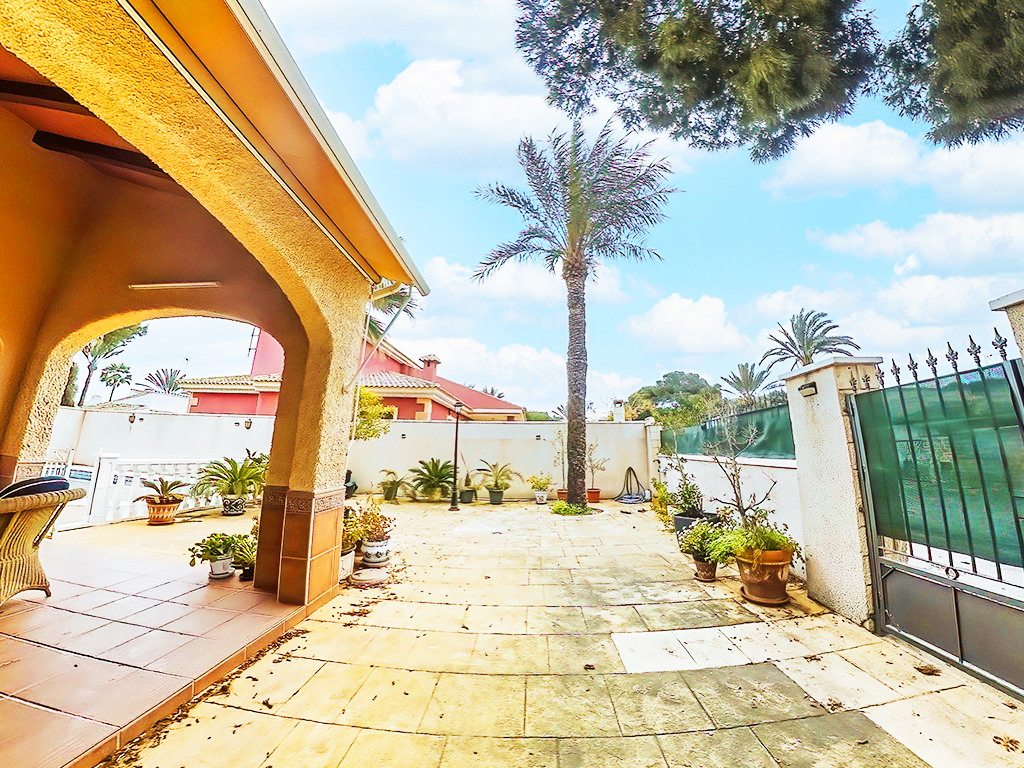 Venta de chalet en Orihuela Costa
