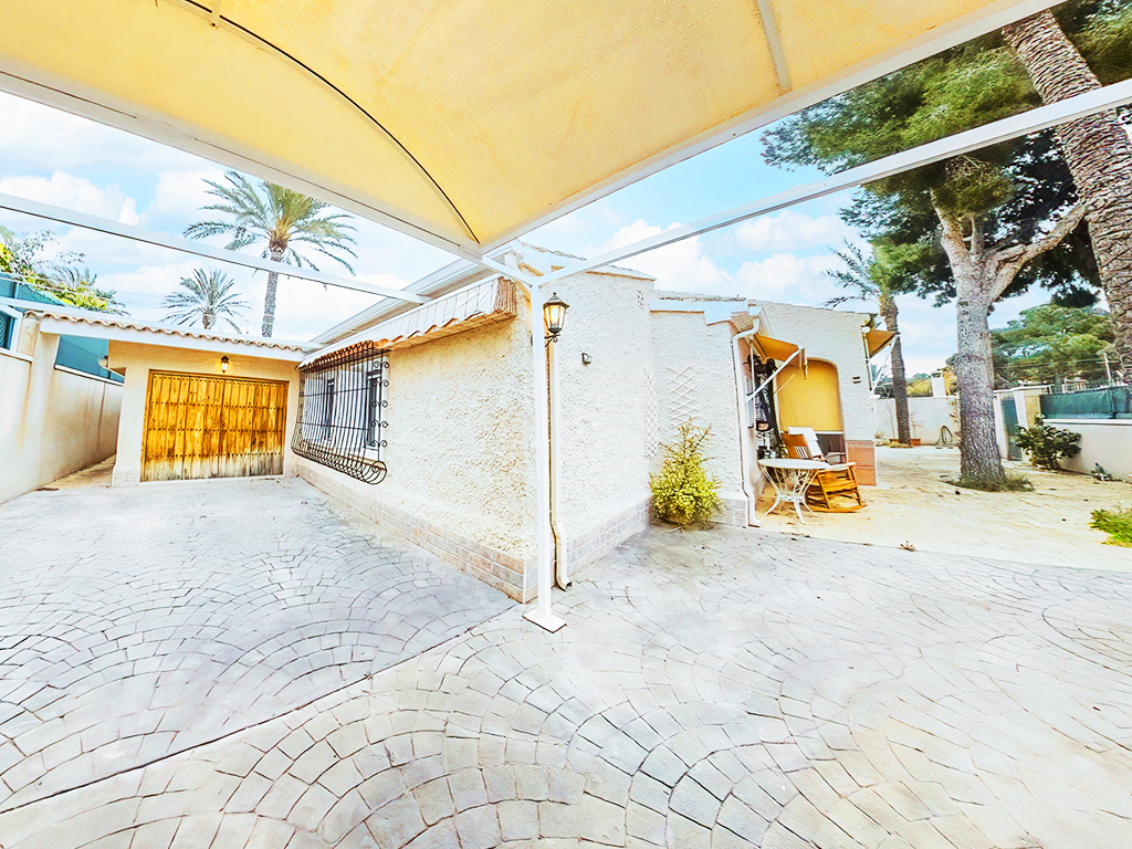 Venta de chalet en Orihuela Costa