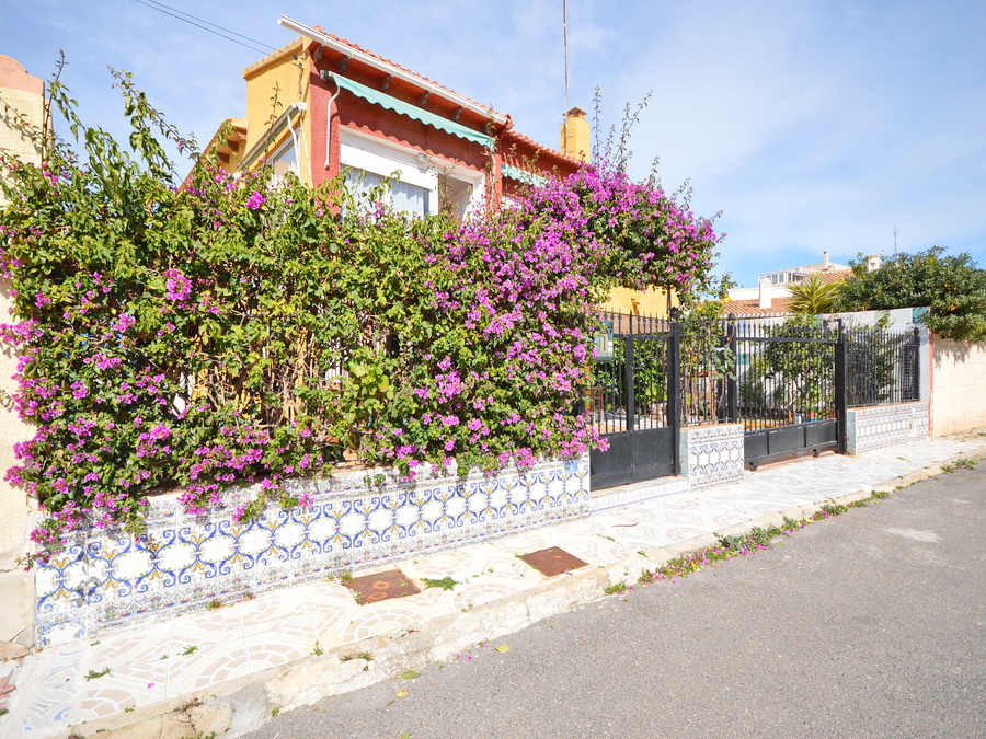 For sale of chalet in Orihuela Costa
