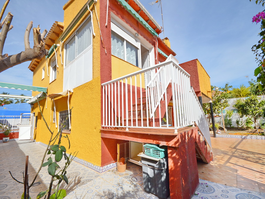 For sale of chalet in Orihuela Costa