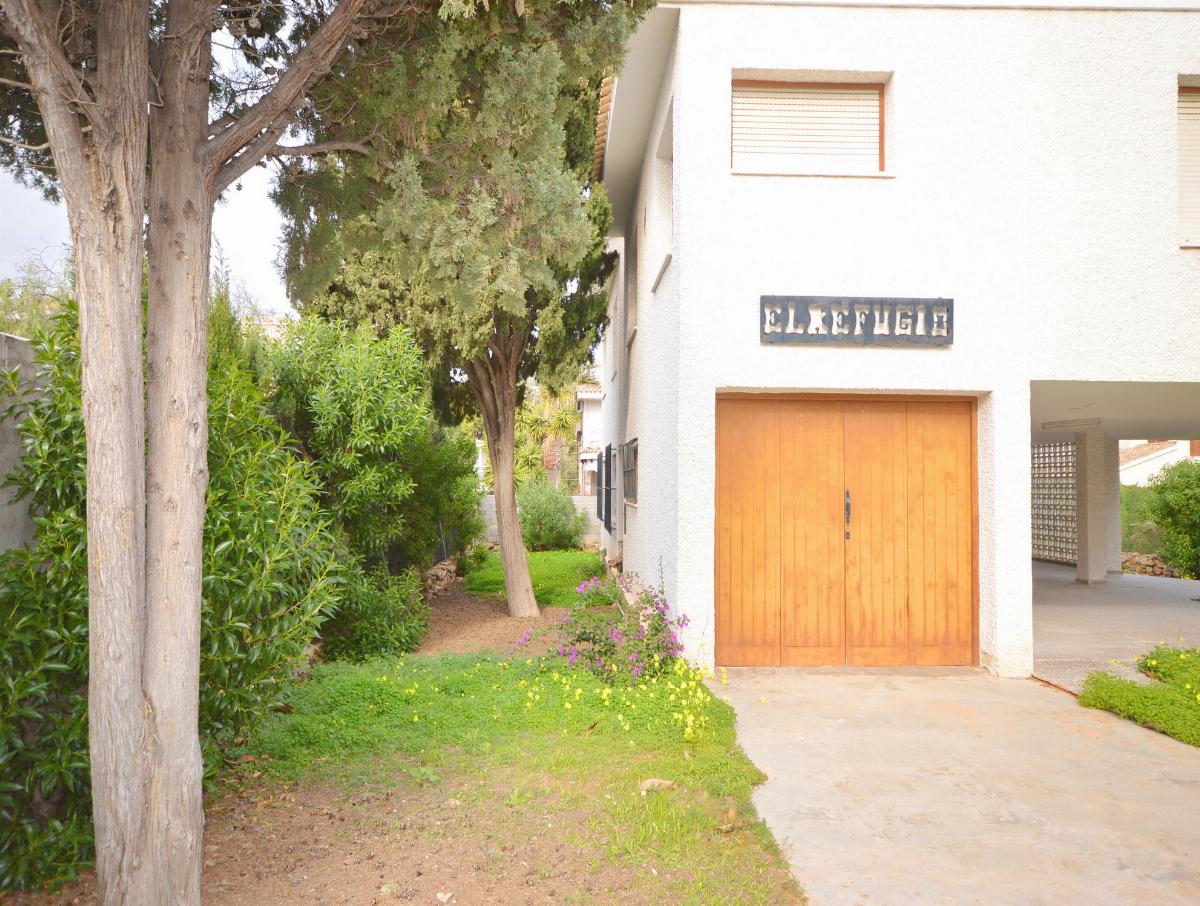 For sale of villa in Orihuela Costa