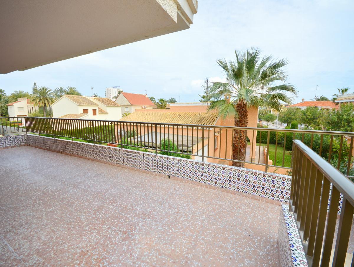 For sale of villa in Orihuela Costa