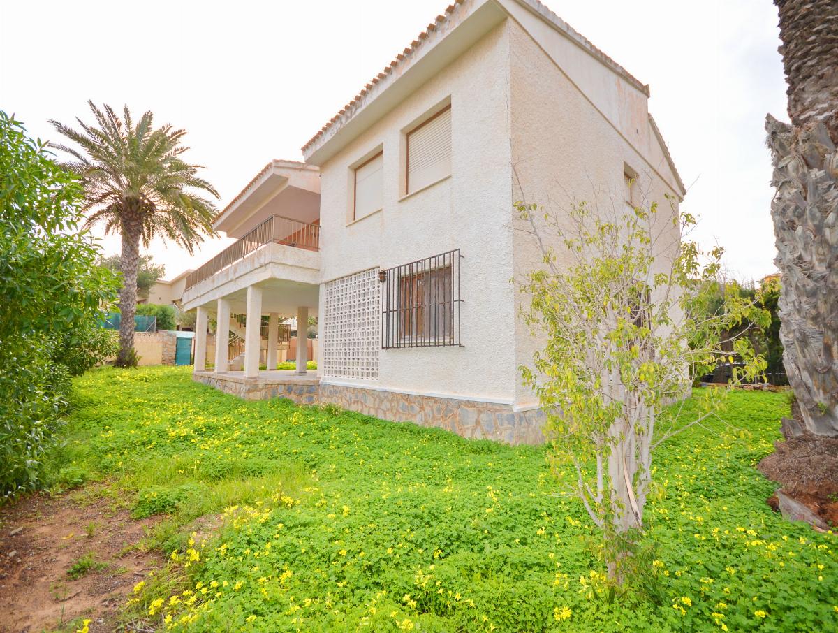 Venta de villa en Orihuela Costa