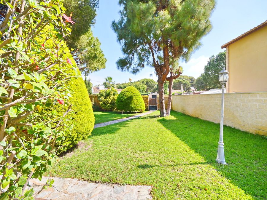 For sale of chalet in Orihuela Costa