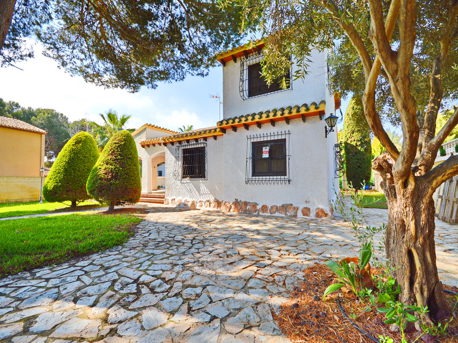 For sale of chalet in Orihuela Costa