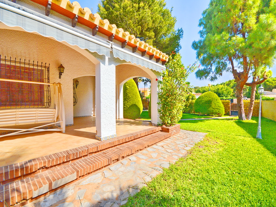 For sale of chalet in Orihuela Costa