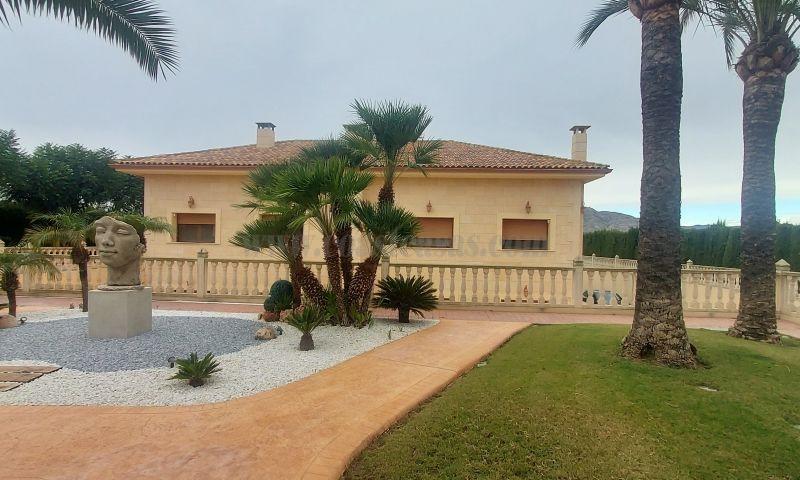 For sale of villa in Hondón De Las Nieves