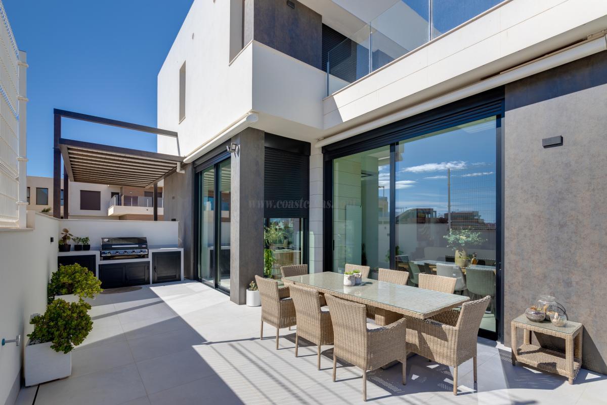 Venta de villa en Pilar de la Horadada