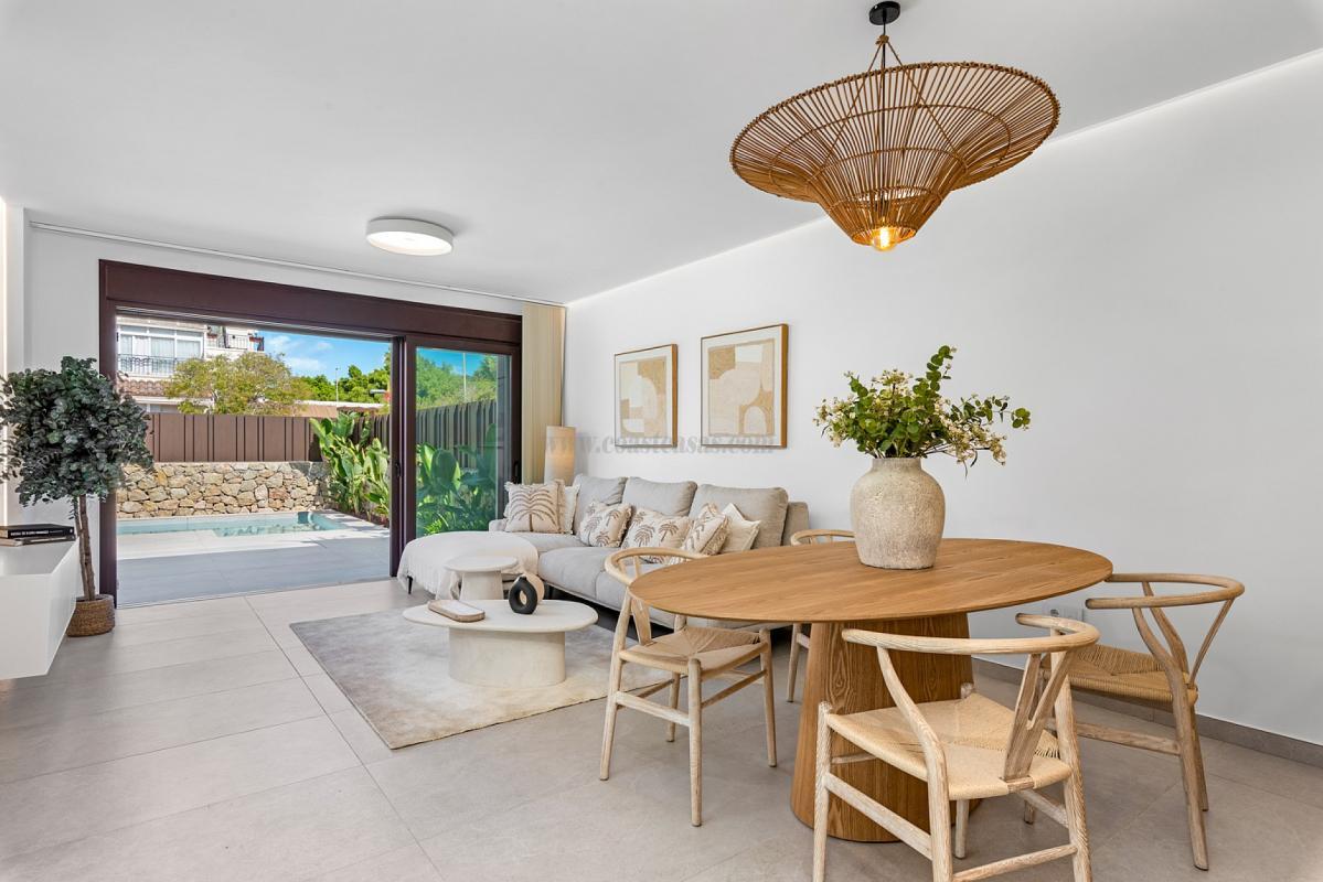 Venta de villa en Pilar de la Horadada