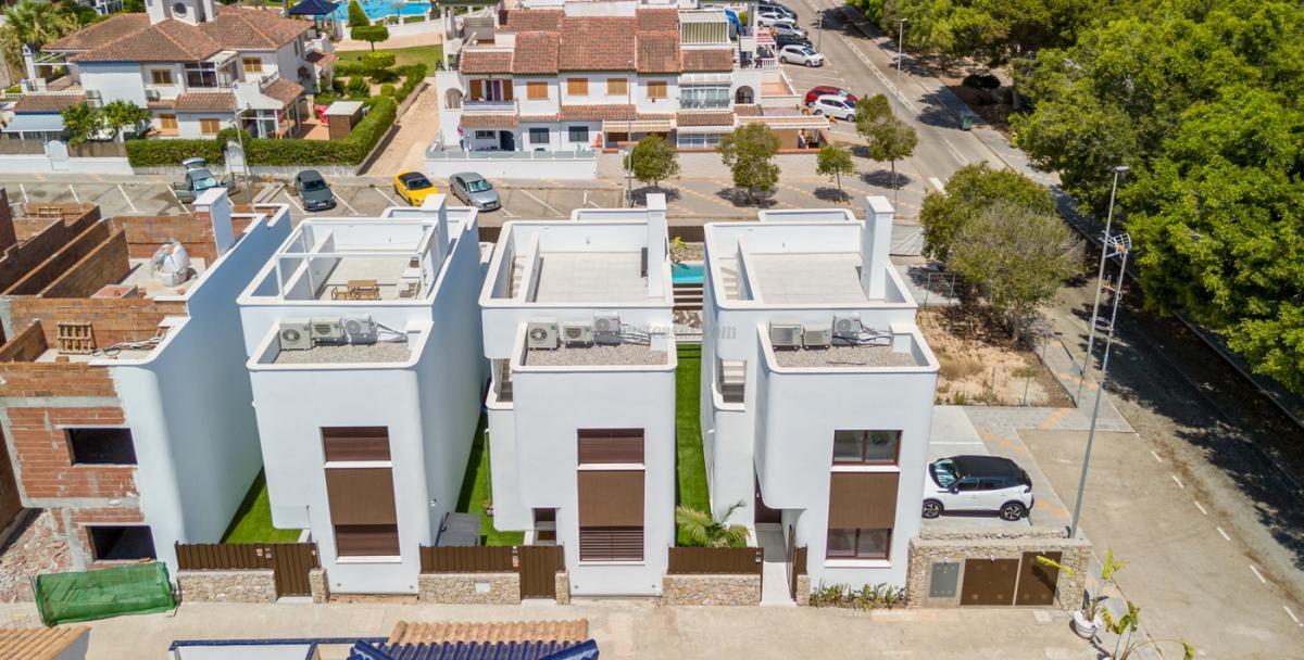 Venta de villa en Pilar de la Horadada
