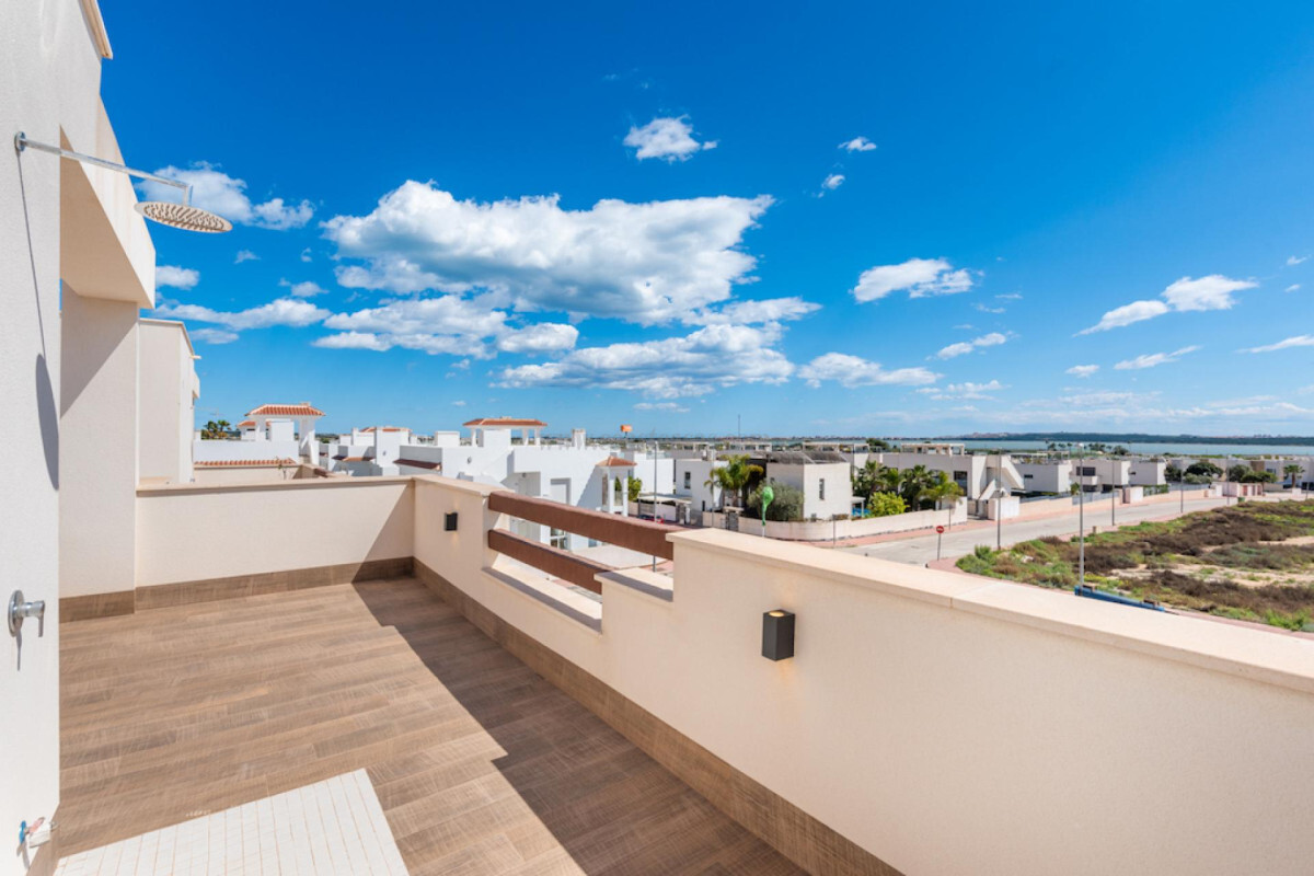 Venta de villa en Los Montesinos