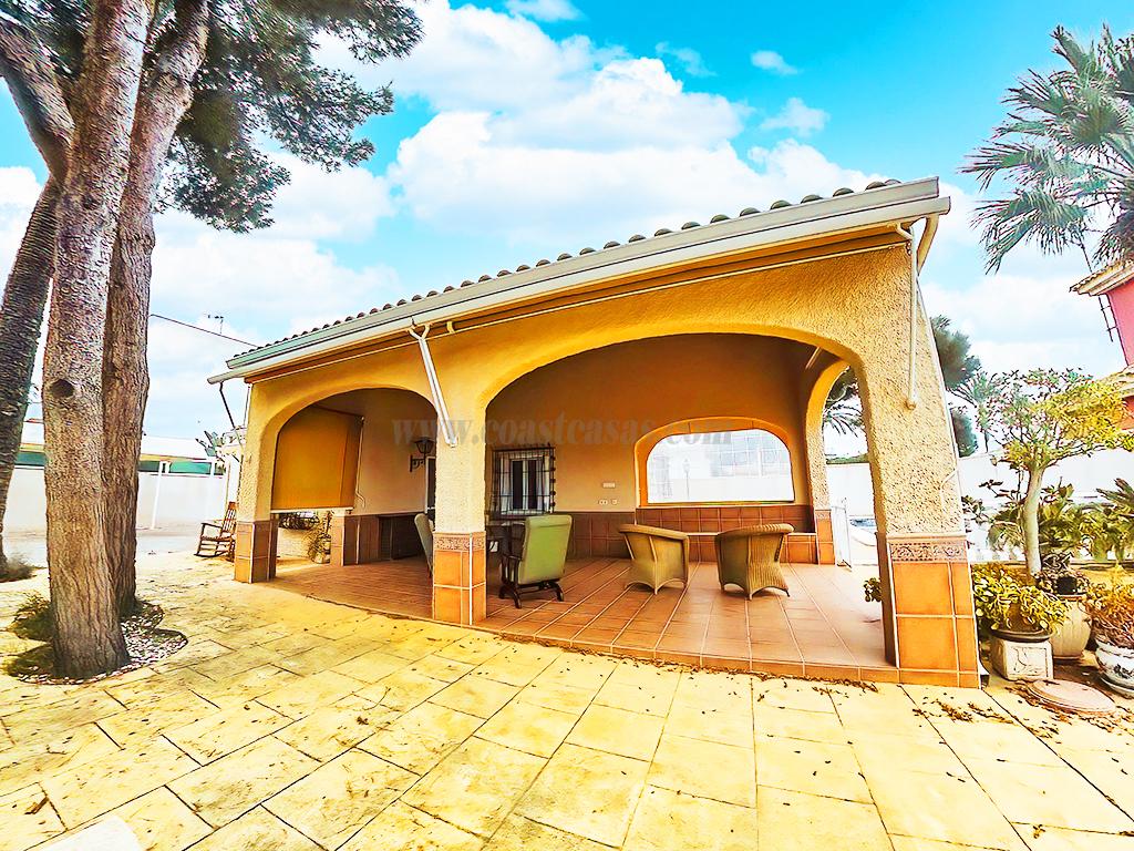 For sale of chalet in Orihuela Costa
