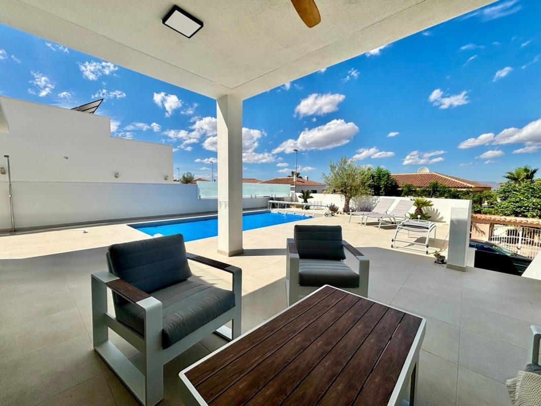 Venta de villa en Rojales