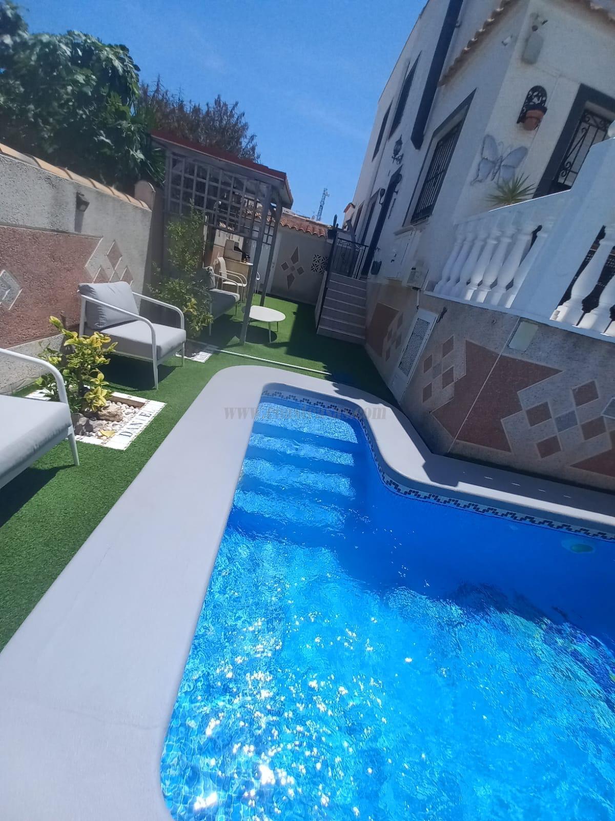 Venta de chalet en Orihuela Costa