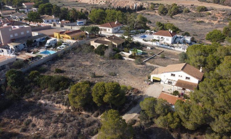 For sale of villa in Orihuela Costa