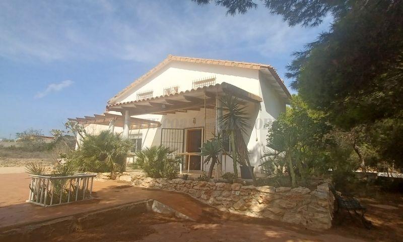 For sale of villa in Orihuela Costa