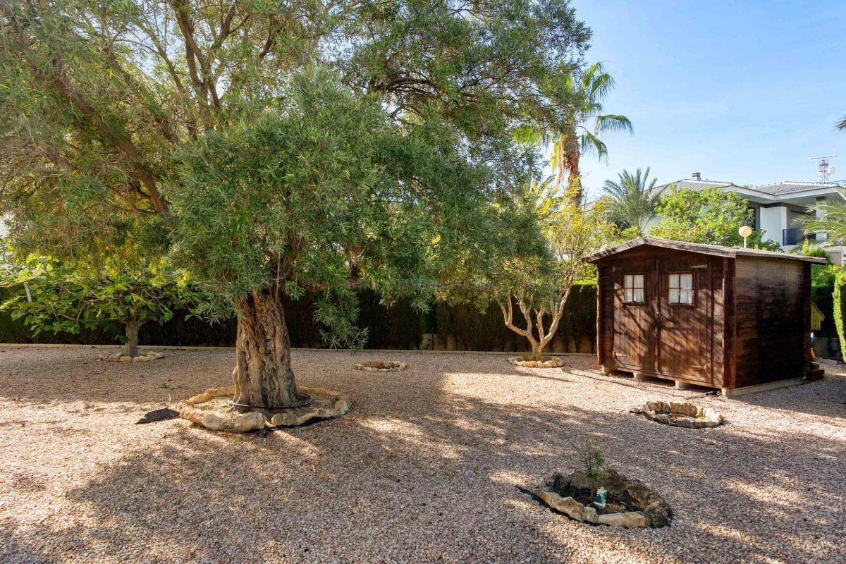 Venta de villa en Orihuela