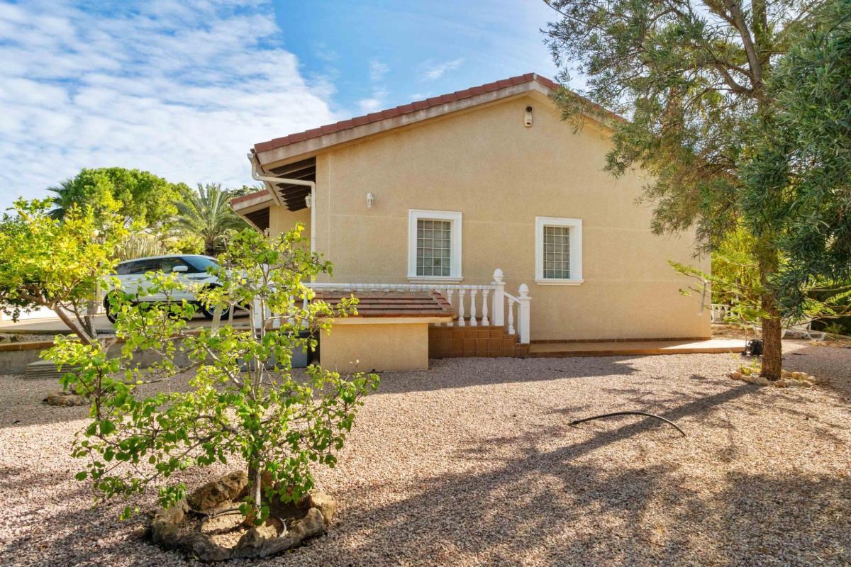 Venta de villa en Orihuela