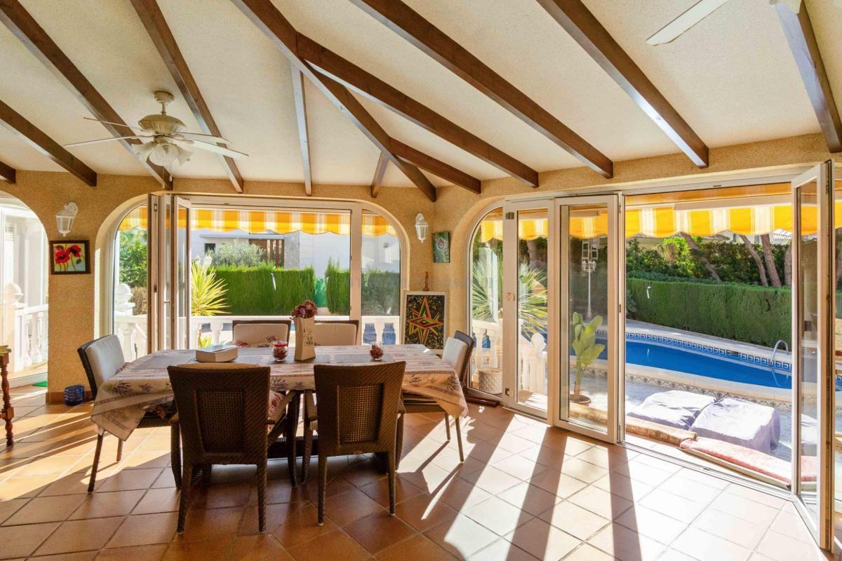 Venta de villa en Orihuela