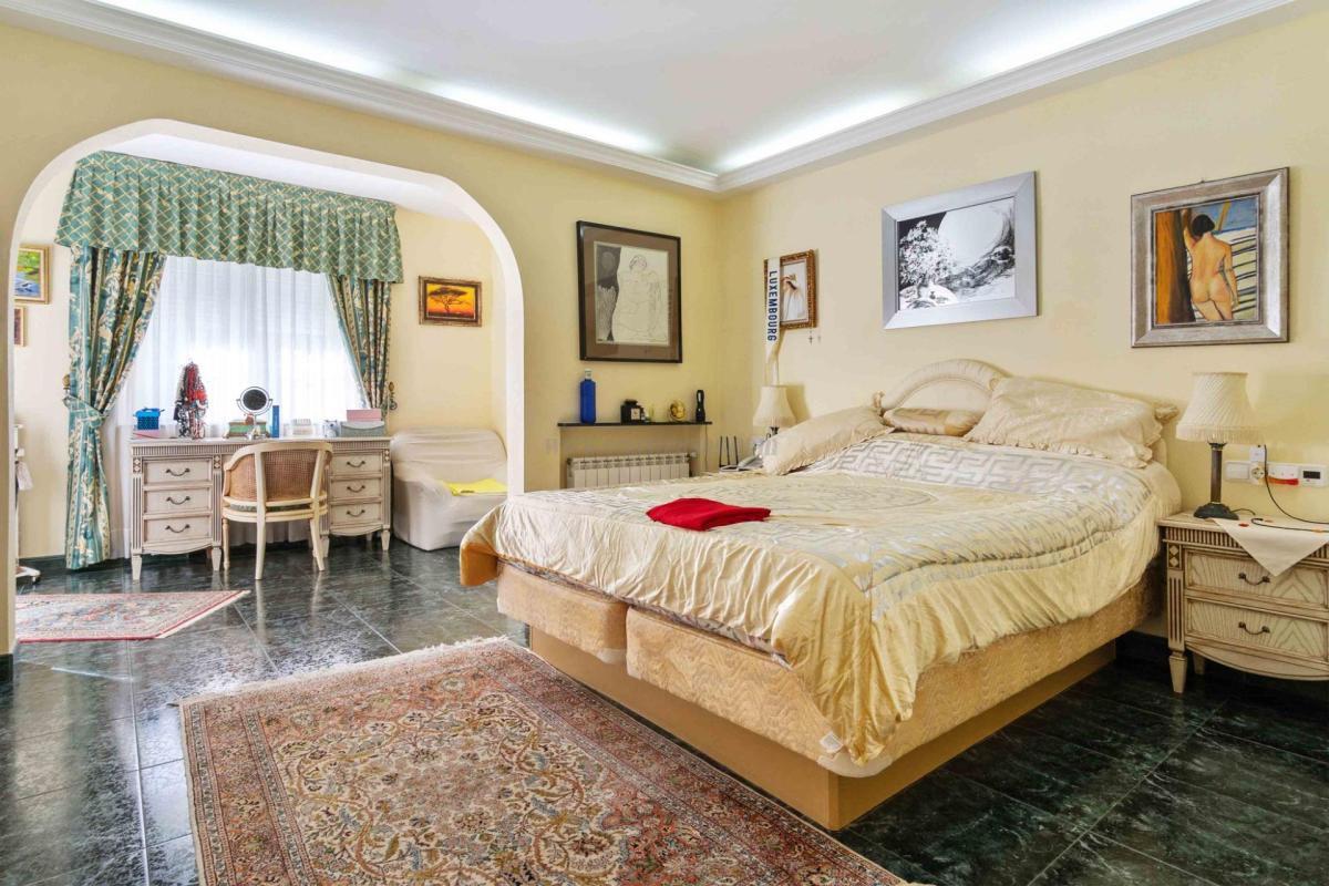 Venta de villa en Orihuela