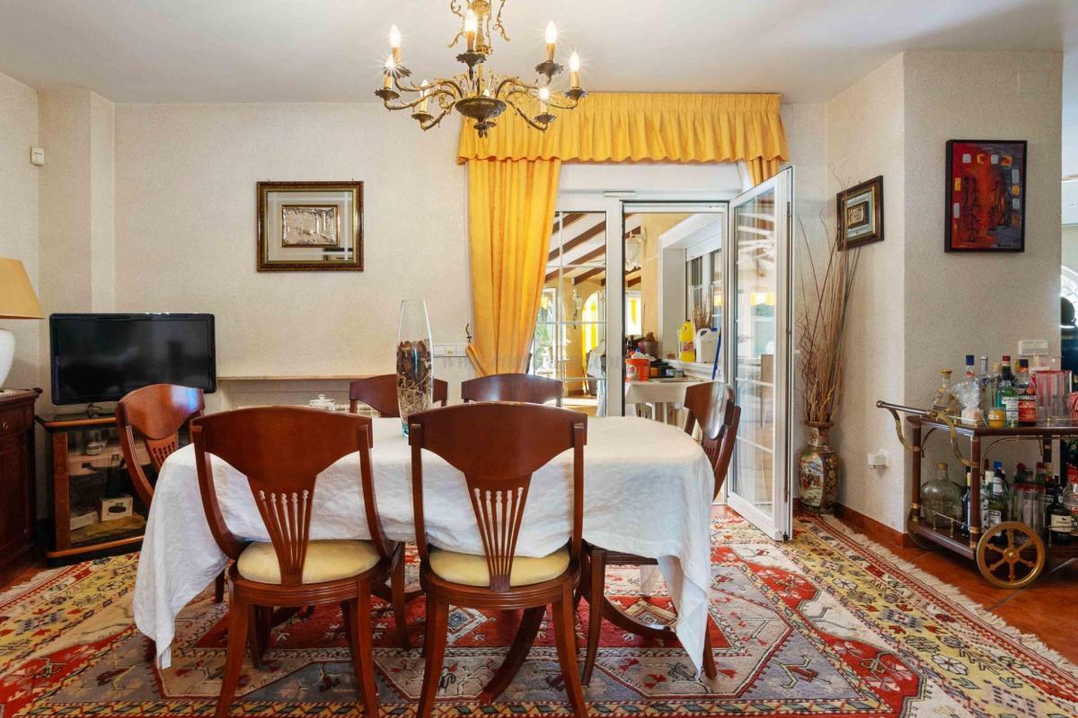 Venta de villa en Orihuela