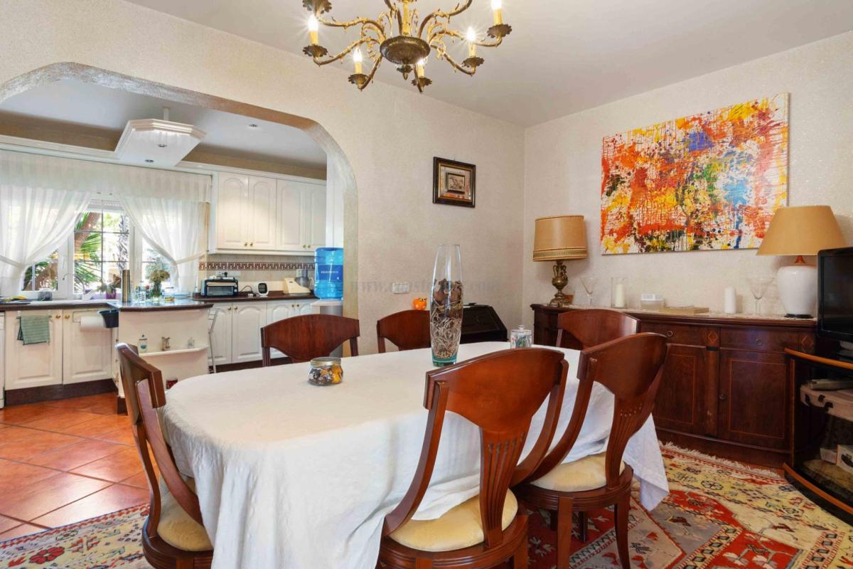 Venta de villa en Orihuela