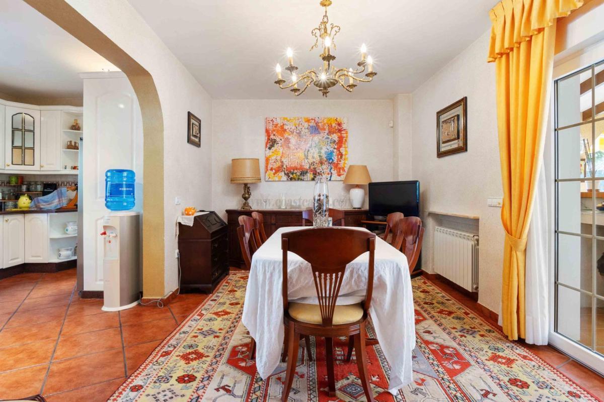 Venta de villa en Orihuela