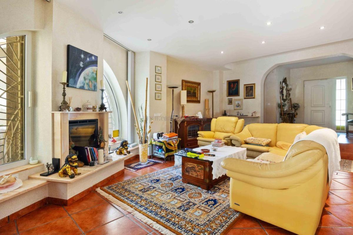 Venta de villa en Orihuela