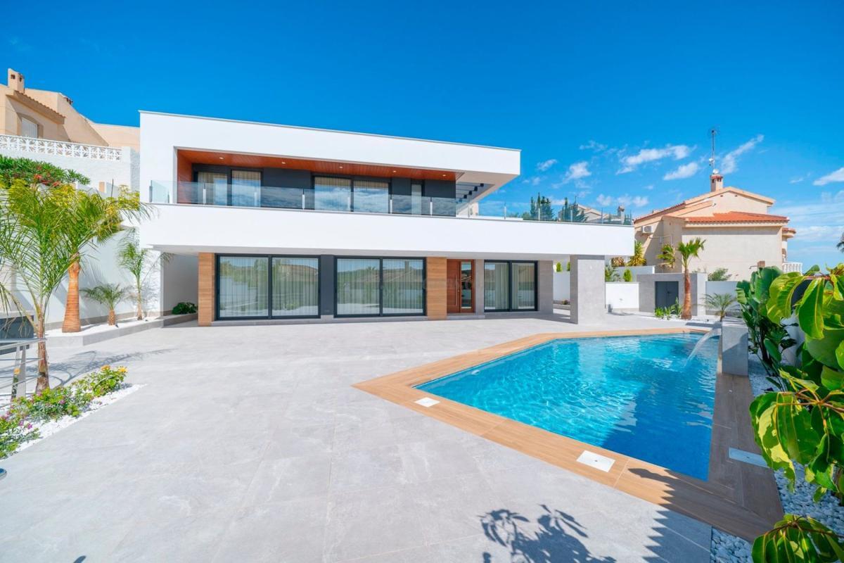 Venta de villa en Rojales